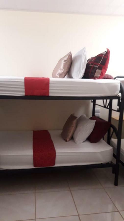 Flor De Katty Hostel Airport Río Segundo Εξωτερικό φωτογραφία