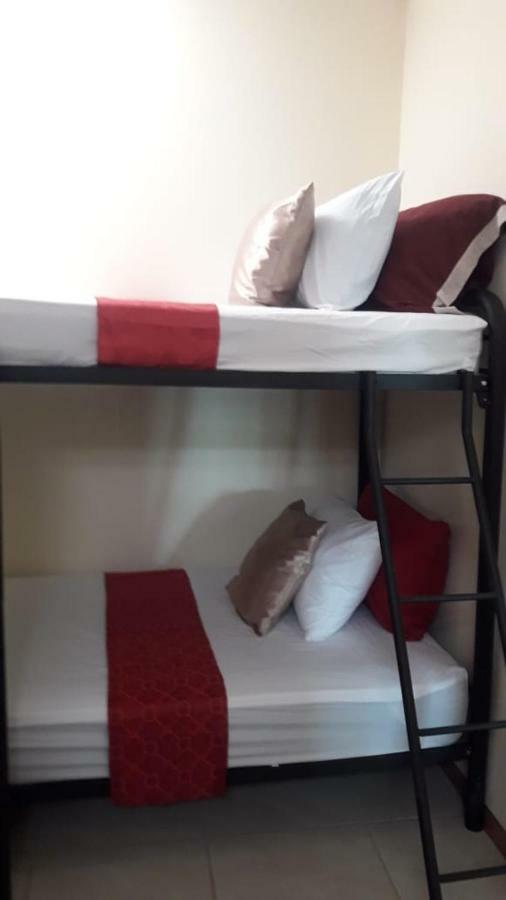 Flor De Katty Hostel Airport Río Segundo Εξωτερικό φωτογραφία